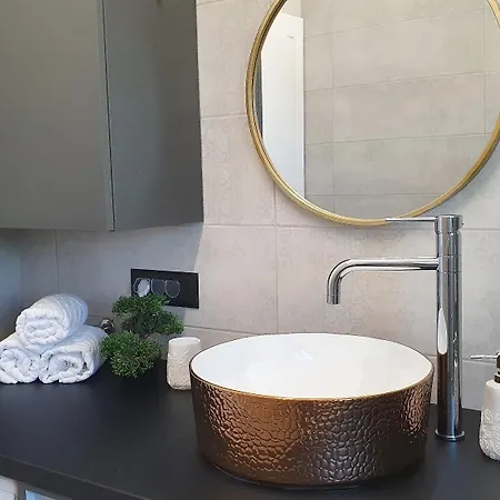 Ferienhaus Fur 10 Personen In Sibenik, Dalmatien Norddalmatien - B61543 بيت للعطل