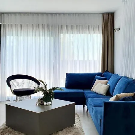 Ferienhaus Fur 10 Personen In Sibenik, Dalmatien Norddalmatien - B61543 بيت للعطل *