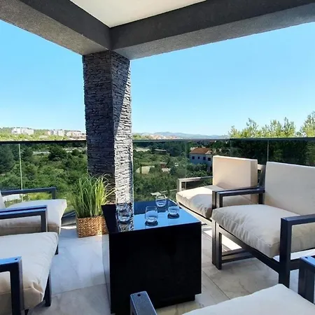 Ferienhaus Fur 10 Personen In Sibenik, Dalmatien Norddalmatien - B61543 شيبينيك