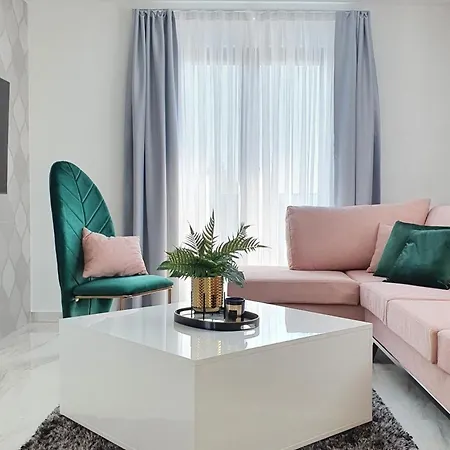 Ferienhaus Fur 10 Personen In Sibenik, Dalmatien Norddalmatien - B61543 بيت للعطل
